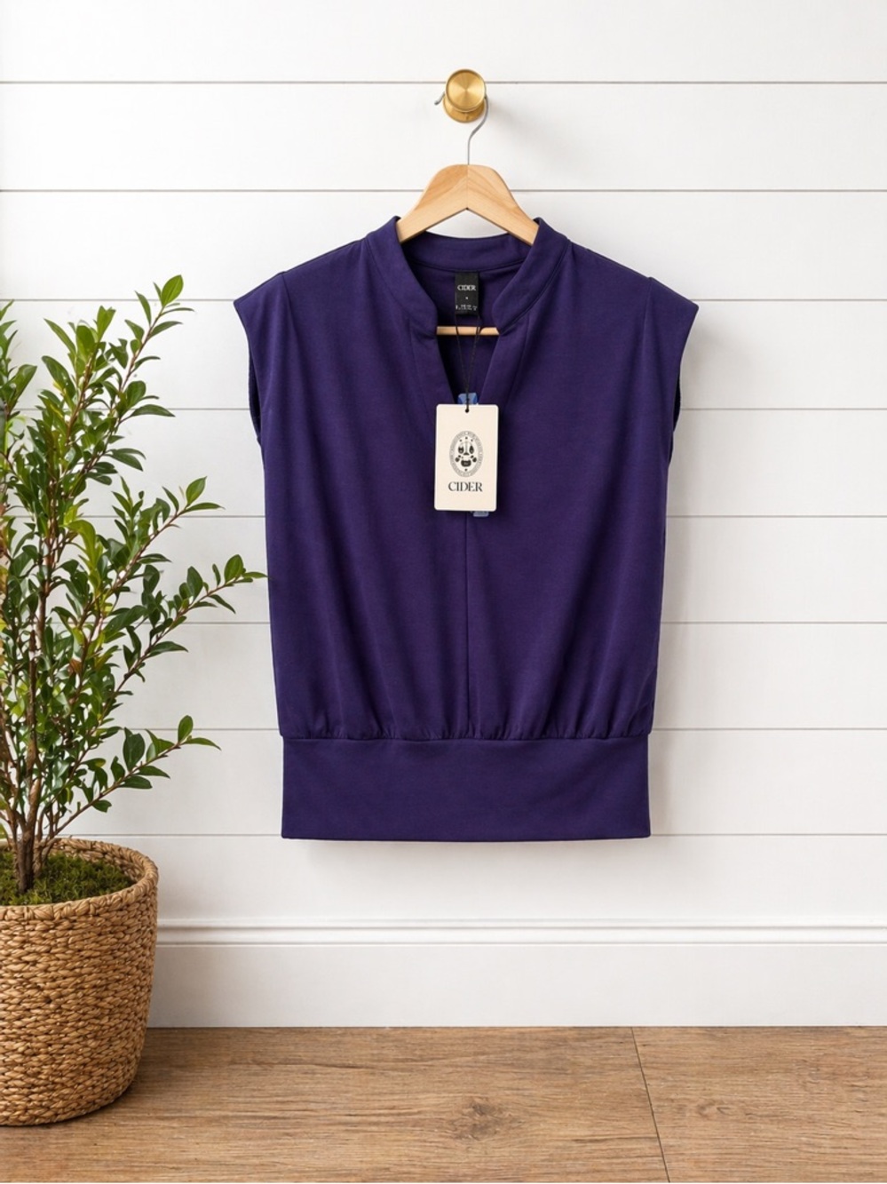 💙🤍NWT CIDER V-Neck Pleated Crop Top Size Small | Chic Flowy Blouse Minimalist
